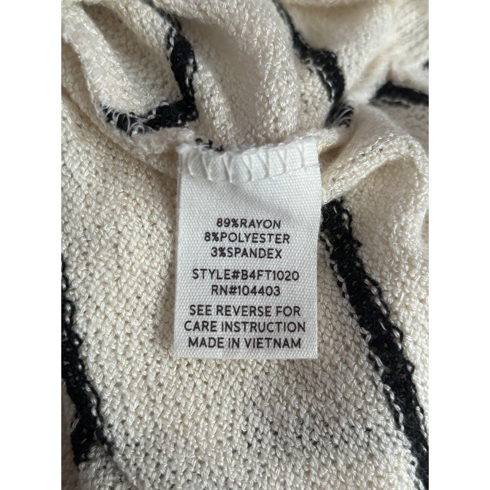 Blu Pepper Cream Black Striped V-Neck Lightweight Sweater Women’s Size Large - Picture 9 of 9